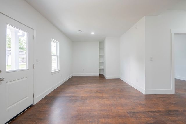 2708 N Chamberlain Avenue, Chattanooga, TN 37406