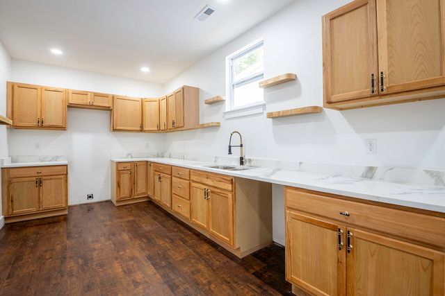 2708 N Chamberlain Avenue, Chattanooga, TN 37406