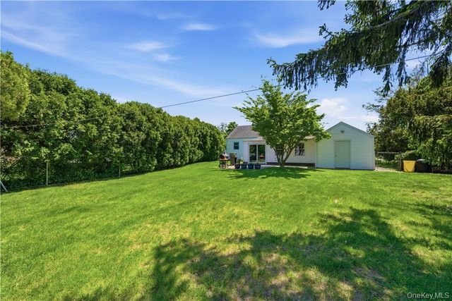 15 Russel Avenue, Bethpage, NY 11714