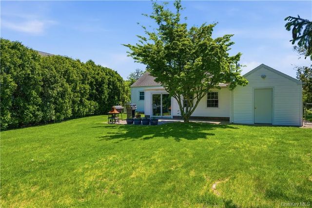 15 Russel Avenue, Bethpage, NY 11714