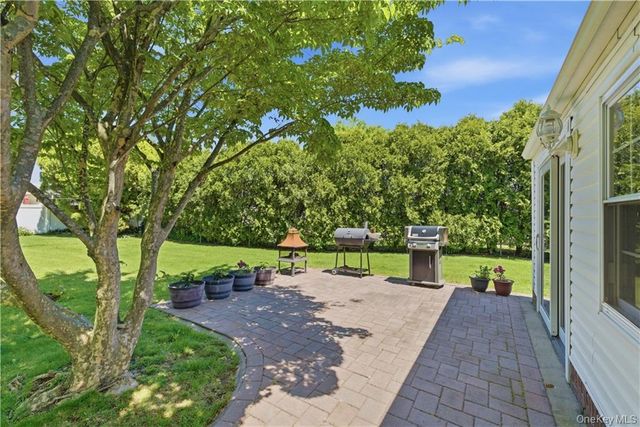 15 Russel Avenue, Bethpage, NY 11714