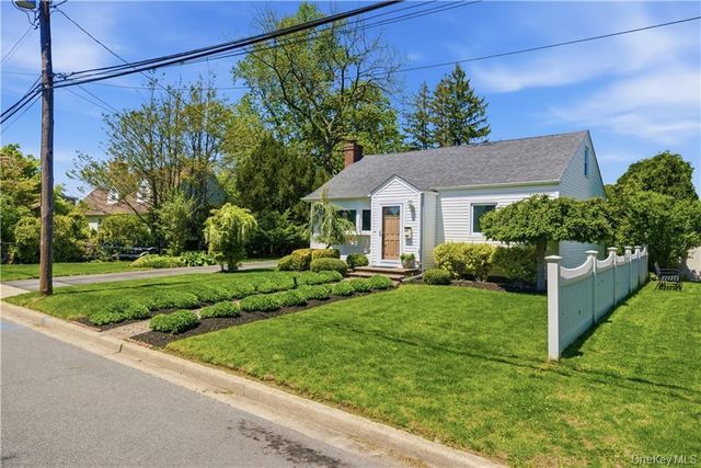 15 Russel Avenue, Bethpage, NY 11714