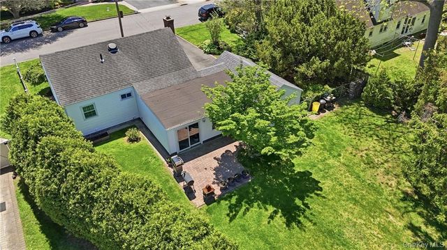 15 Russel Avenue, Bethpage, NY 11714