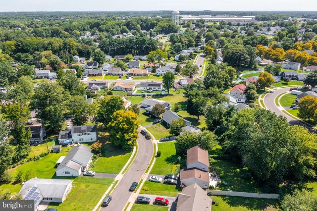 18 EDEN ROCK LN, Willingborough, NJ 08046