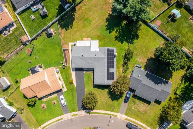 18 EDEN ROCK LN, Willingborough, NJ 08046