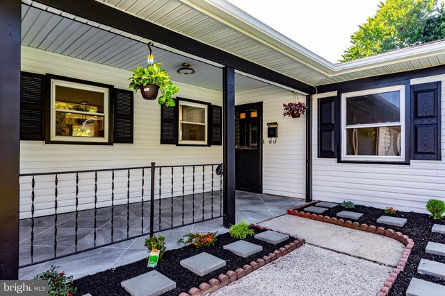 18 EDEN ROCK LN, Willingborough, NJ 08046