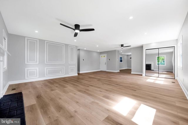 18 EDEN ROCK LN, Willingborough, NJ 08046