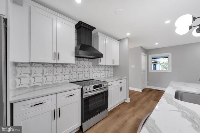 18 EDEN ROCK LN, Willingborough, NJ 08046