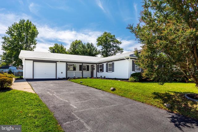 18 EDEN ROCK LN, Willingborough, NJ 08046