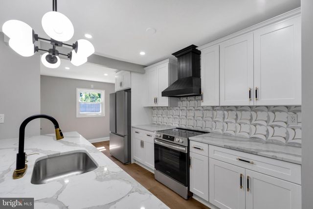 18 EDEN ROCK LN, Willingborough, NJ 08046