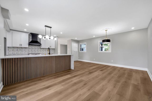 18 EDEN ROCK LN, Willingborough, NJ 08046