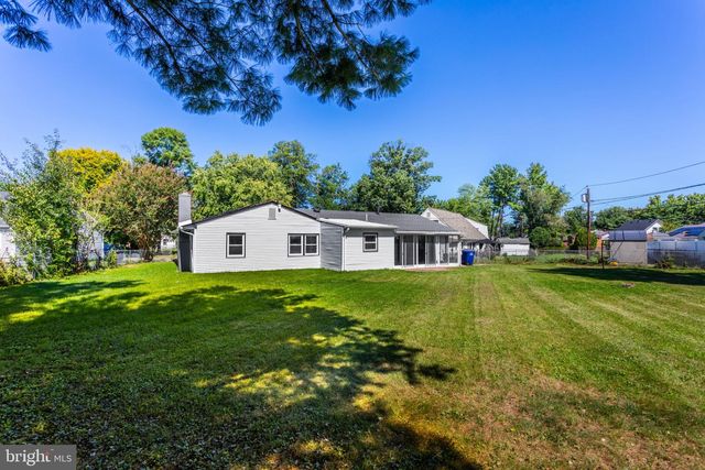 18 EDEN ROCK LN, Willingborough, NJ 08046