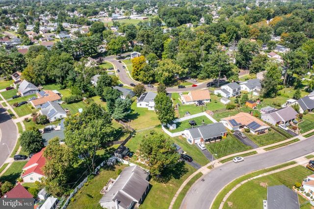 18 EDEN ROCK LN, Willingborough, NJ 08046