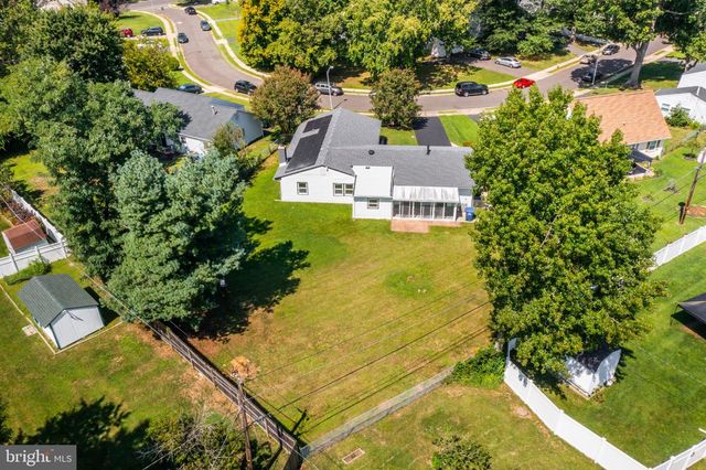 18 EDEN ROCK LN, Willingborough, NJ 08046