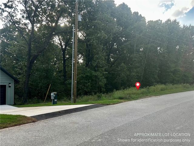 Taransay Drive, Bella Vista, AR 72715