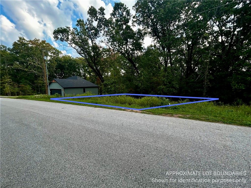 Taransay Drive, Bella Vista, AR 72715