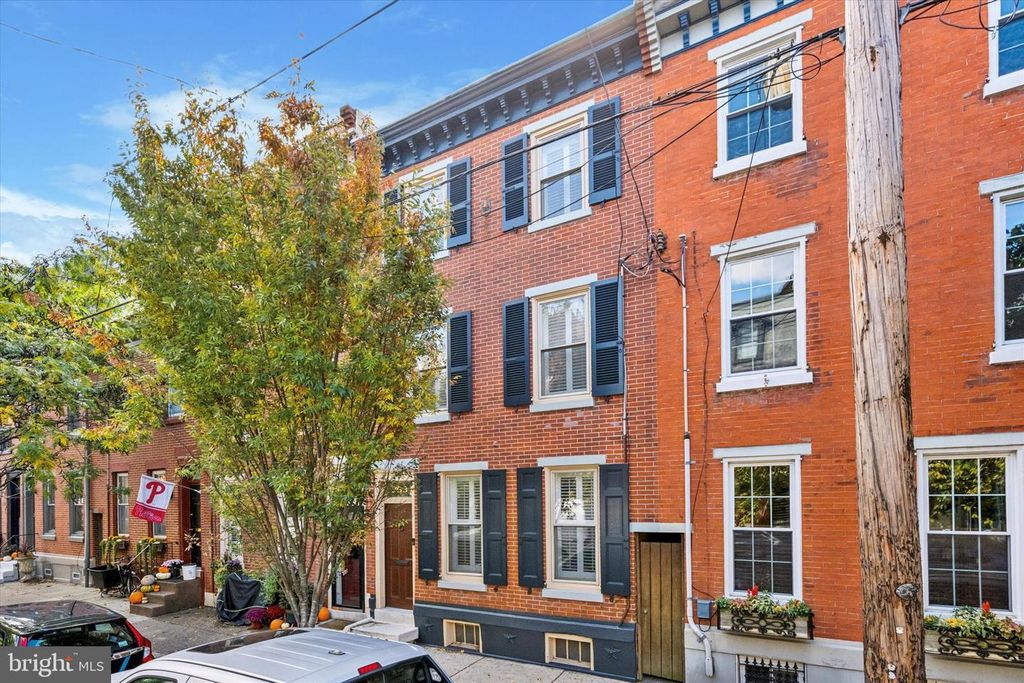2534 BROWN ST, Philadelphia, PA 19130