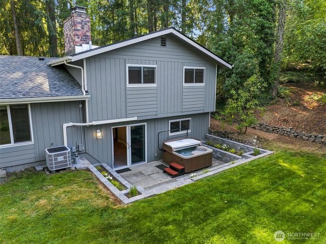 8925 Timber Loop SE, Olympia, WA 98513