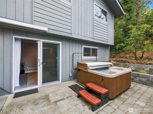 8925 Timber Loop SE, Olympia, WA 98513