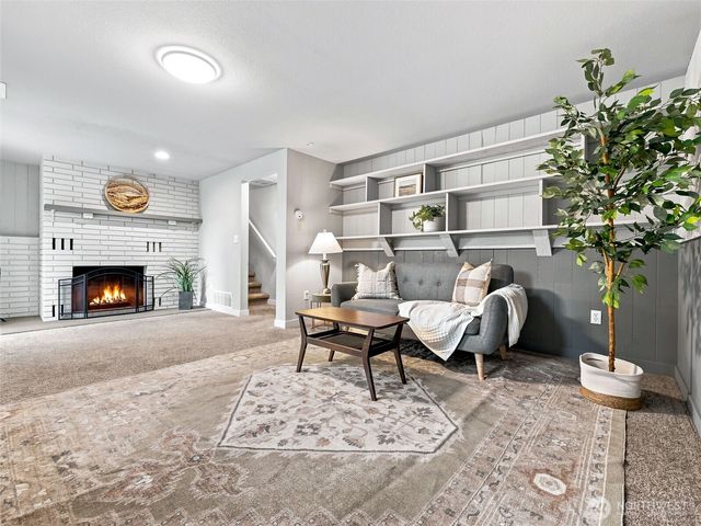 8925 Timber Loop SE, Olympia, WA 98513