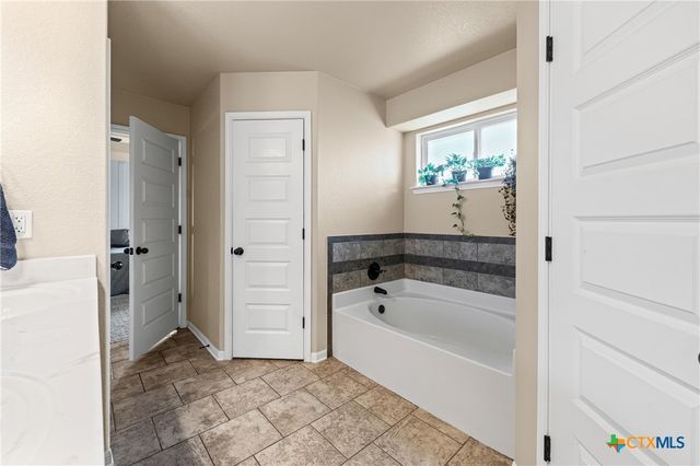 1905 Broken Shoe Trail, Temple, TX 76502