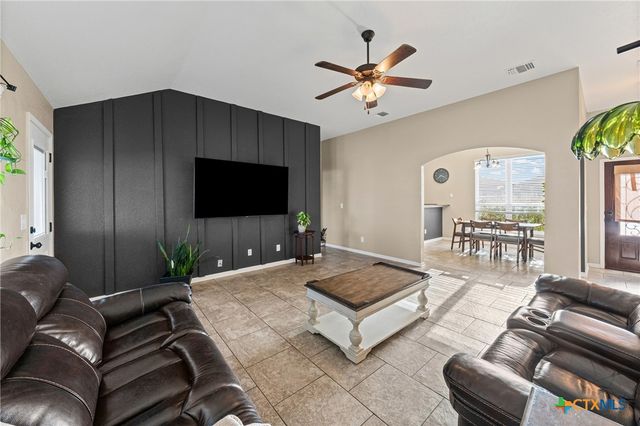 1905 Broken Shoe Trail, Temple, TX 76502