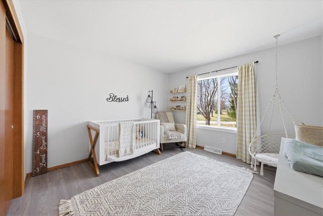 627 Prairie View DRIVE, North Prairie, WI 53153