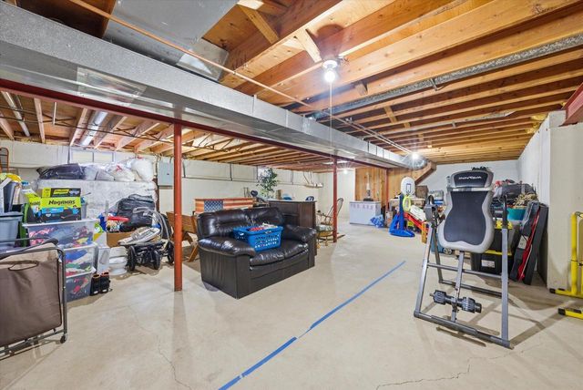 627 Prairie View DRIVE, North Prairie, WI 53153