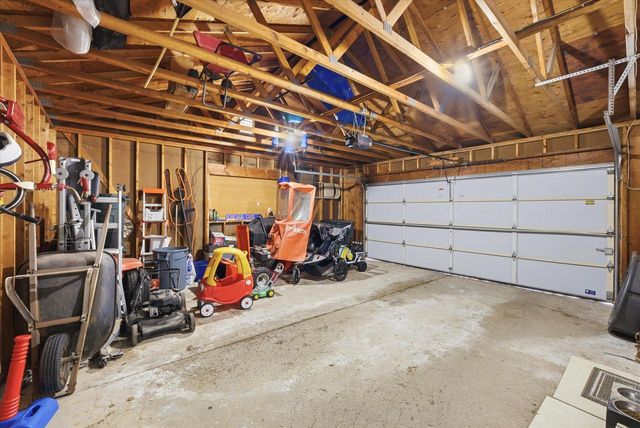 627 Prairie View DRIVE, North Prairie, WI 53153