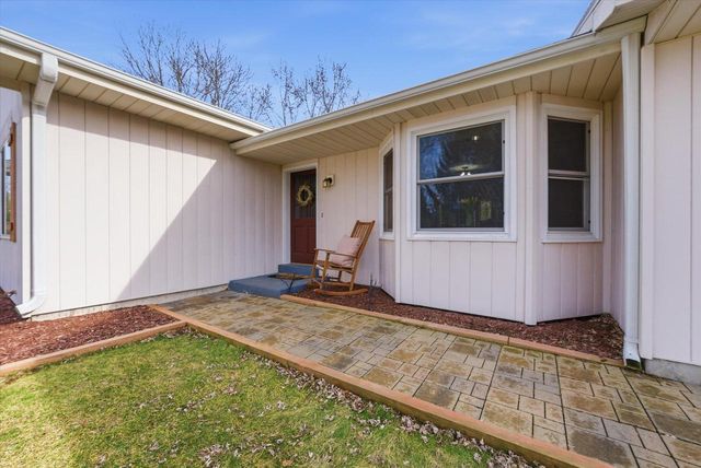 627 Prairie View DRIVE, North Prairie, WI 53153