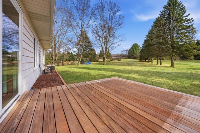 627 Prairie View DRIVE, North Prairie, WI 53153