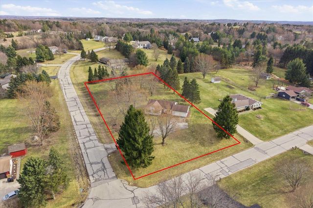627 Prairie View DRIVE, North Prairie, WI 53153