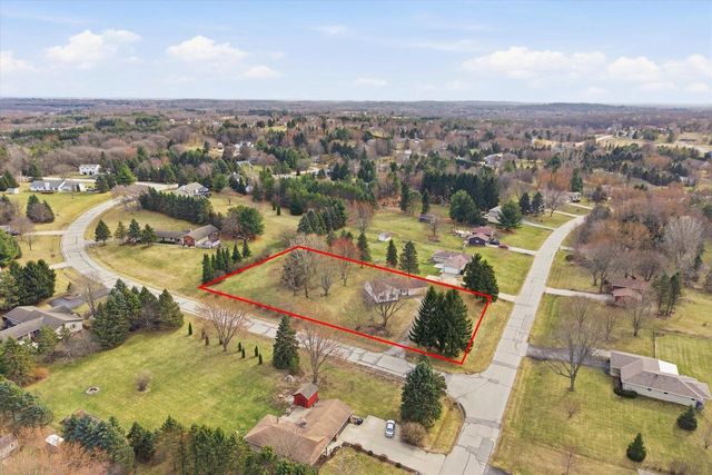 627 Prairie View DRIVE, North Prairie, WI 53153