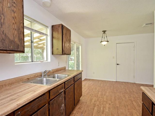 1604 Parkside CIR, Round Rock, TX 78664