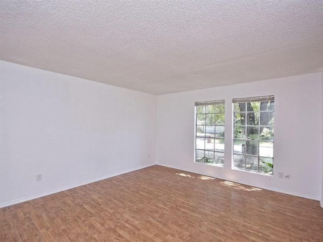 1604 Parkside CIR, Round Rock, TX 78664
