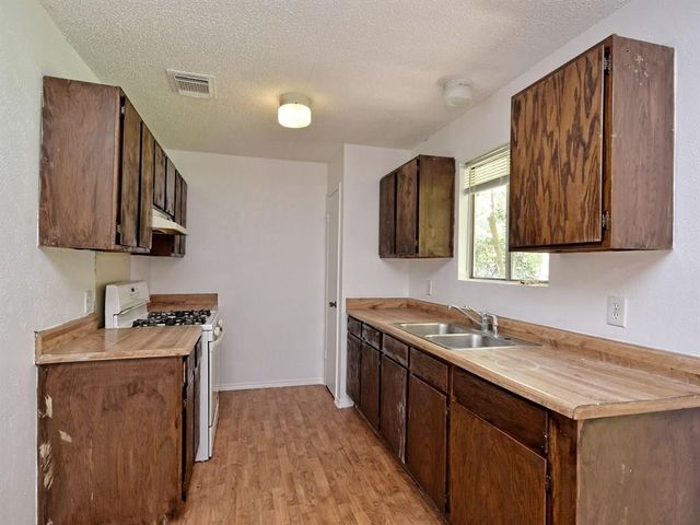 1604 Parkside CIR, Round Rock, TX 78664