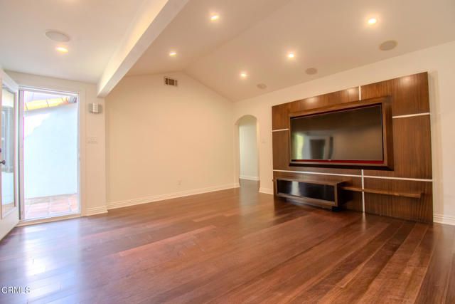 4635 Cartwright Avenue, Los Angeles, CA 91602