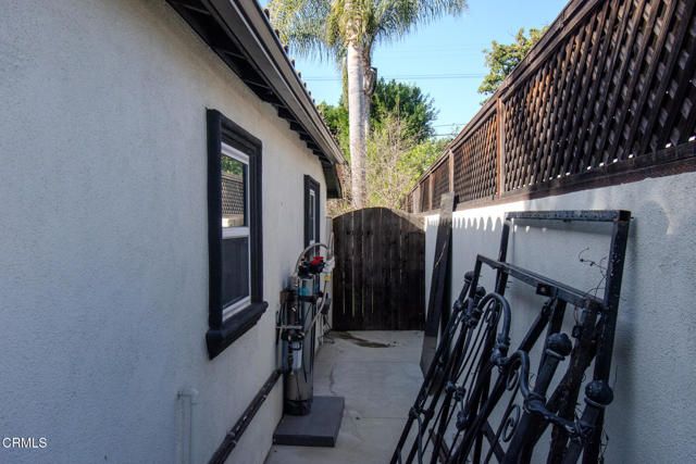 4635 Cartwright Avenue, Los Angeles, CA 91602