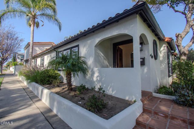 4635 Cartwright Avenue, Los Angeles, CA 91602