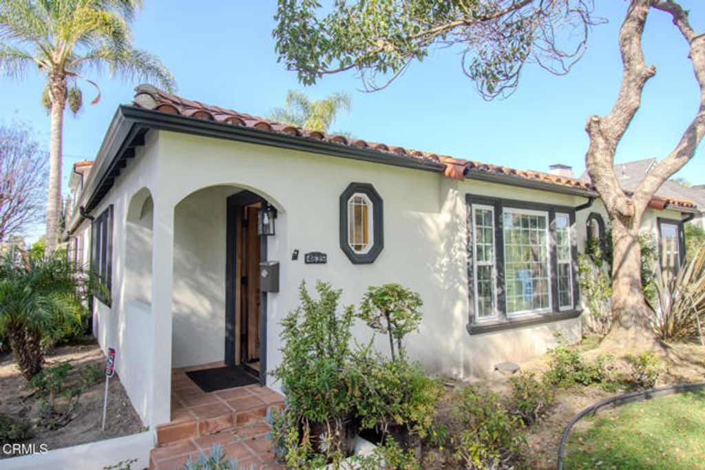 4635 Cartwright Avenue, Los Angeles, CA 91602