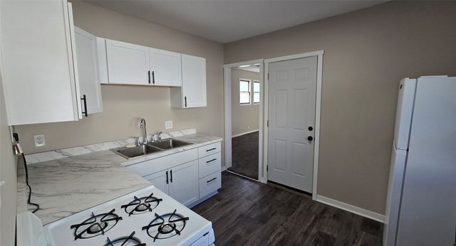 413 E 4th Street S, Newton, IA 50208