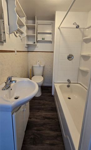 413 E 4th Street S, Newton, IA 50208