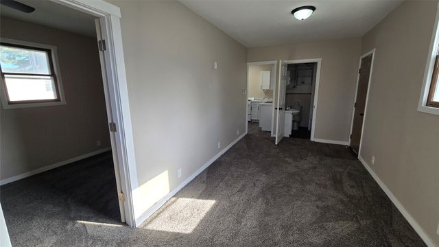 413 E 4th Street S, Newton, IA 50208