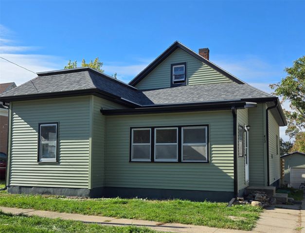 413 E 4th Street S, Newton, IA 50208
