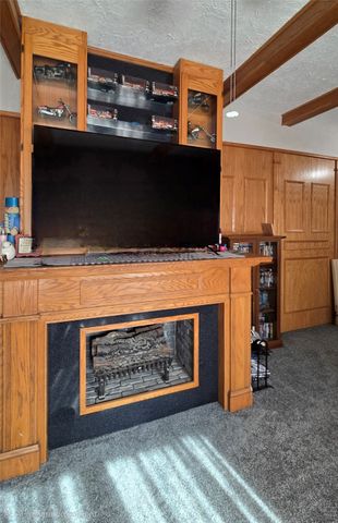 413 E 4th Street S, Newton, IA 50208