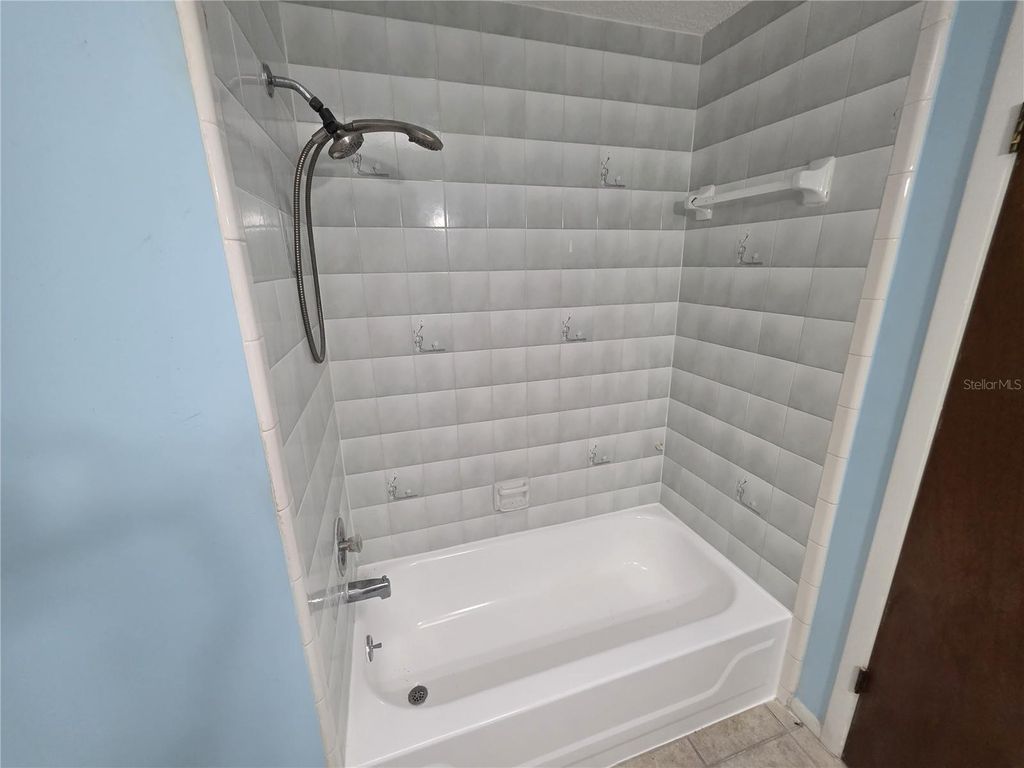 Image 13 of property listing at 126 GARDEN COVE COURT, Orlando, FL 32835