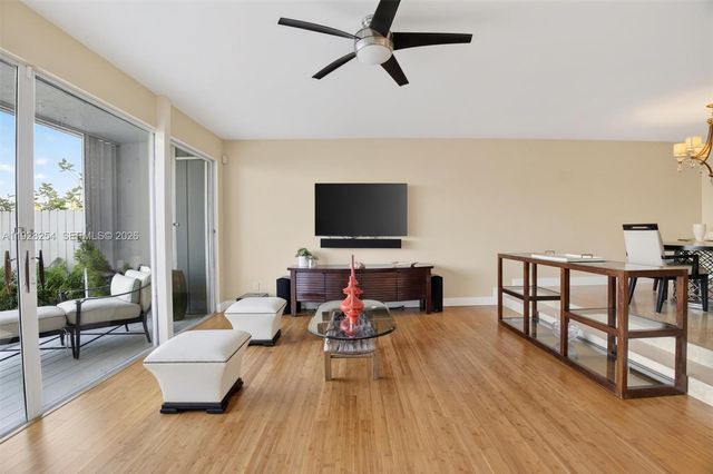 7043 SW 53rd Ln, Miami, FL 33155