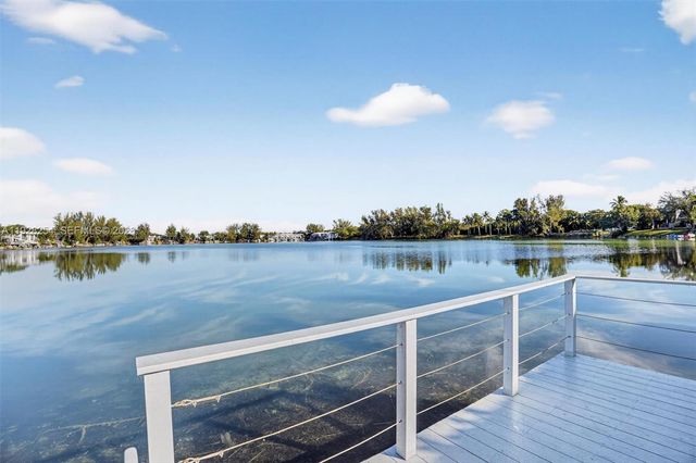 7043 SW 53rd Ln, Miami, FL 33155