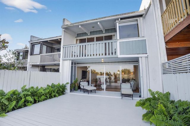 7043 SW 53rd Ln, Miami, FL 33155