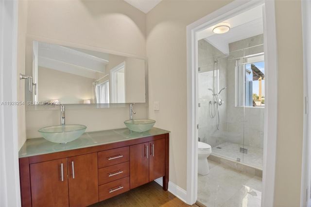 7043 SW 53rd Ln, Miami, FL 33155